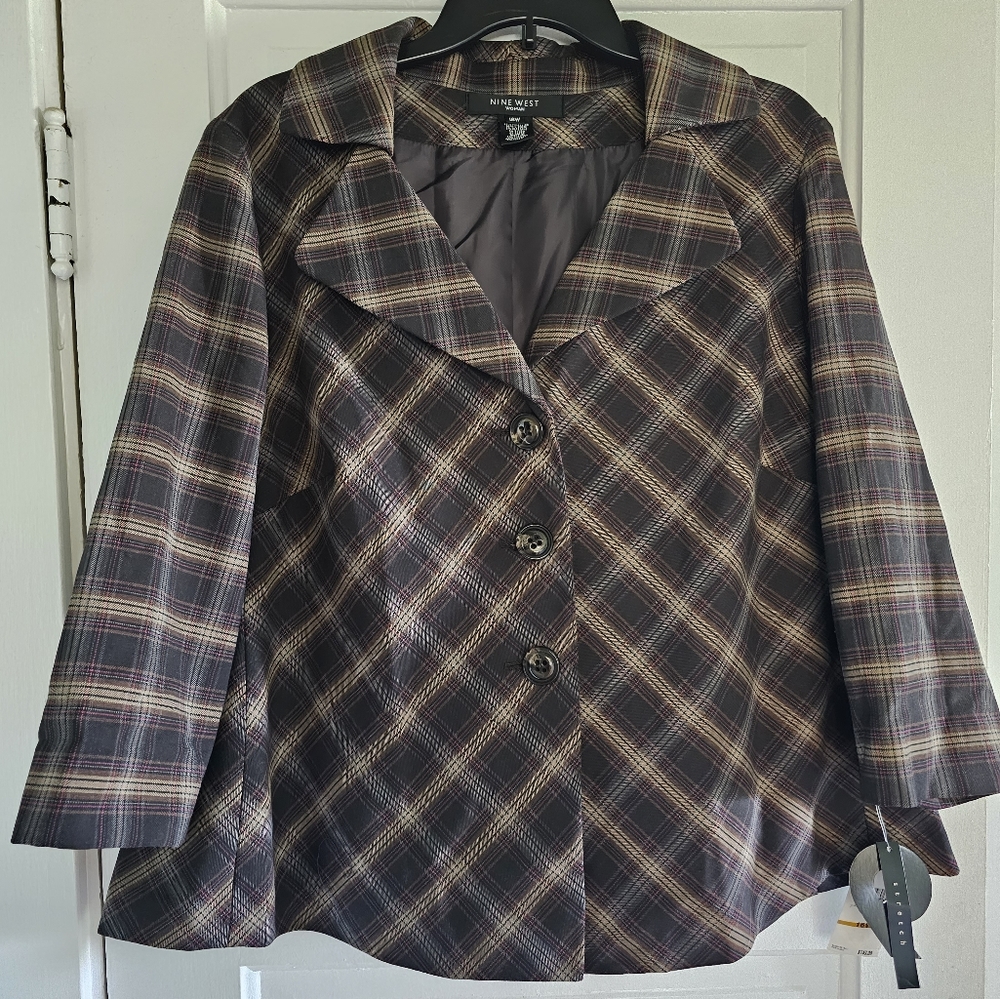 Nine West woman size 16W